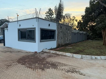 2 Bedroom Flat & Apartment