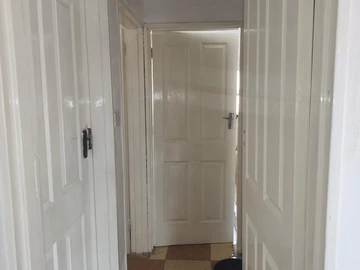 2 Bedroom Flat & Apartment