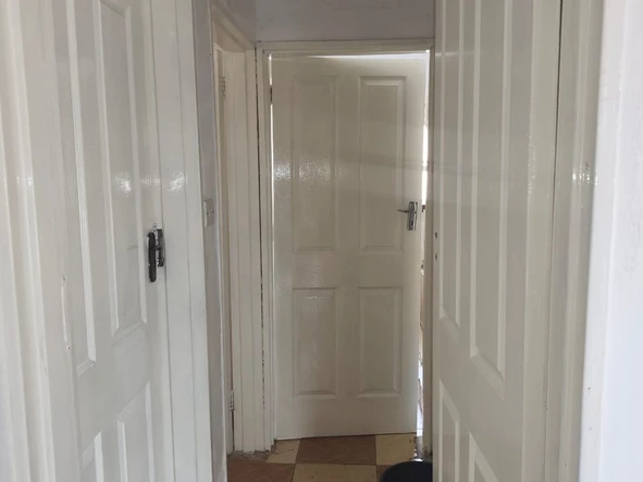 2 Bedroom Flat & Apartment