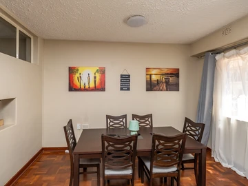 2 Bedroom Flat & Apartment