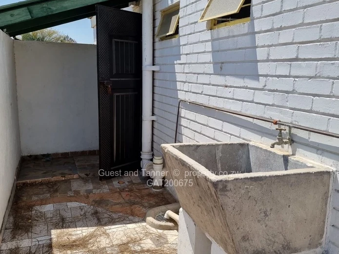 Spacious House with Cottage for Sale in Sunninghill, Bulawayo