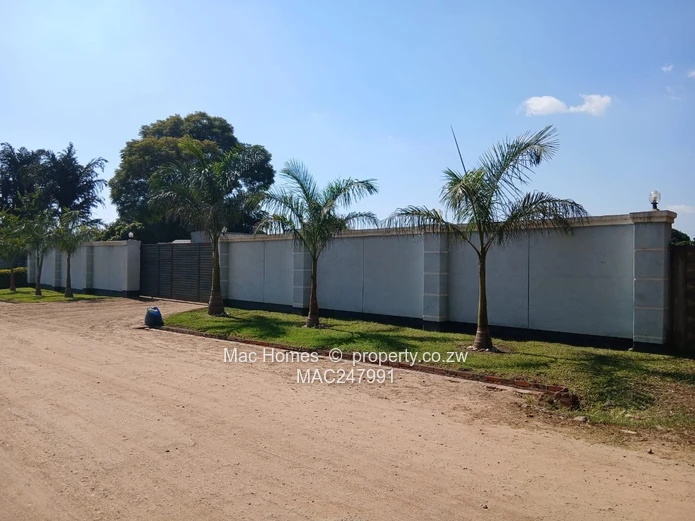 Prime Waterfalls land suitable for clusters or commercial activities (Sole Mandate)