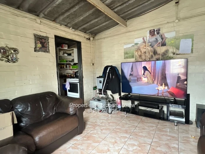 Mufakose Core House  with Title deeds  (Sole Mandate)