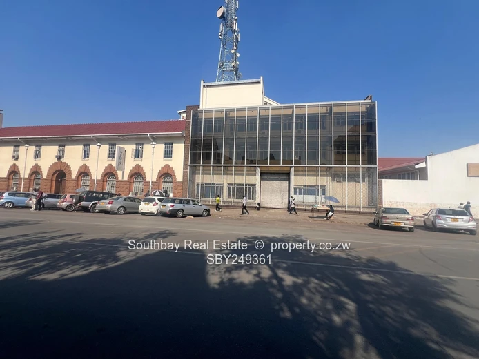 To Let – Prime Ground Floor Commercial Space (Sole Mandate)
