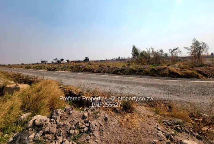 Corner 200 m² Glen View Stand - Sewer & Gravel Road (Sole Mandate)