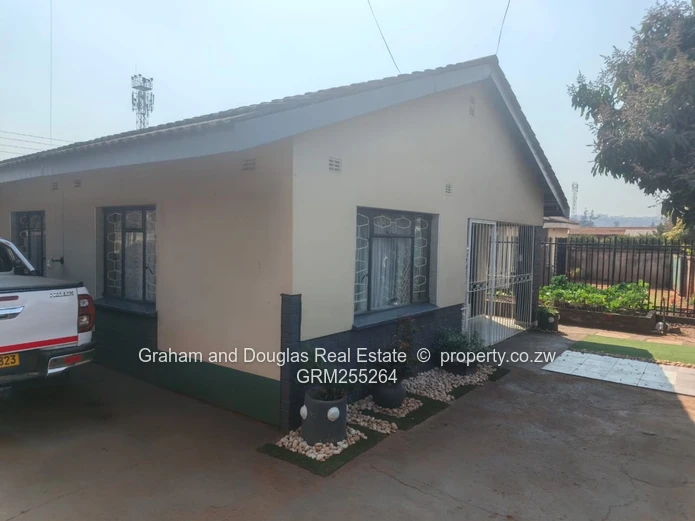 Warren Park 1 house to let