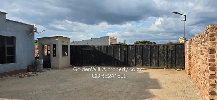 Southly Park Garage/Warehouse/Offices  For Rental 