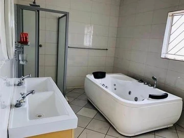 8 Bedroom Townhouse Complex