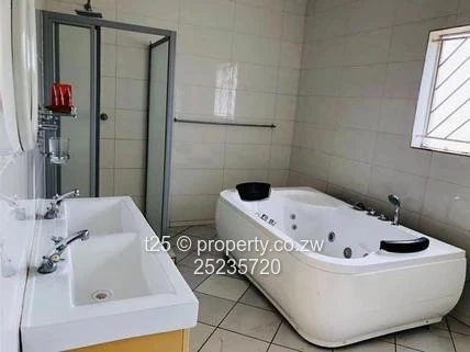 Pomona 8 Bedroomed fully furnished house to Rent