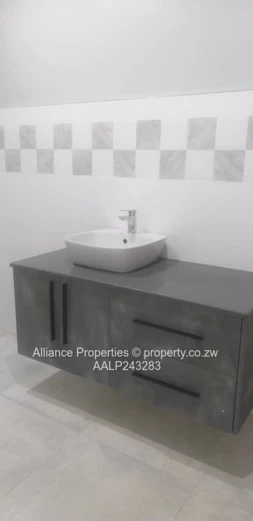 Modern 3-Bed Unit in Monavale – Secure, Solar-Powered Living for $1,100