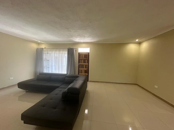 6 Bedroom Flat & Apartment