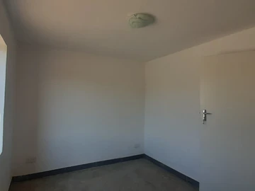 2 Bedroom Flat & Apartment