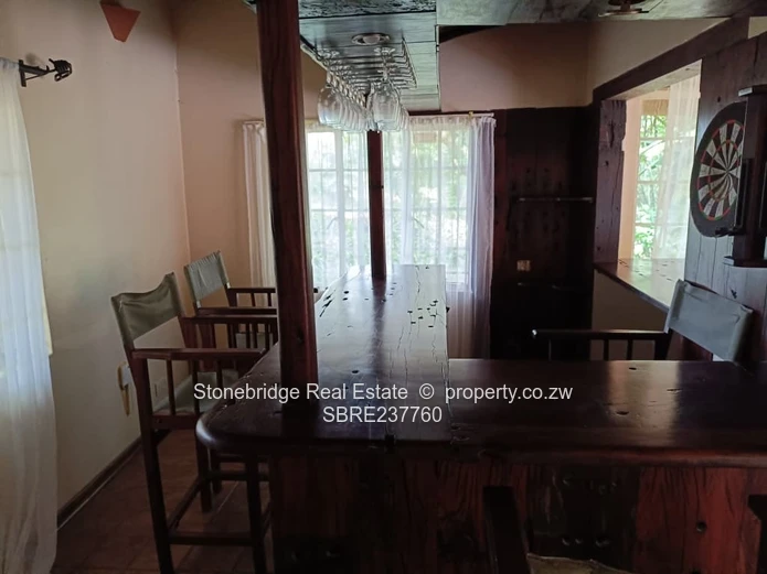 Hillside 3-Bedroom House to rent