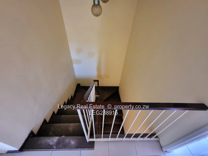 Executive 3-Bed Duplex to Let – Avenues