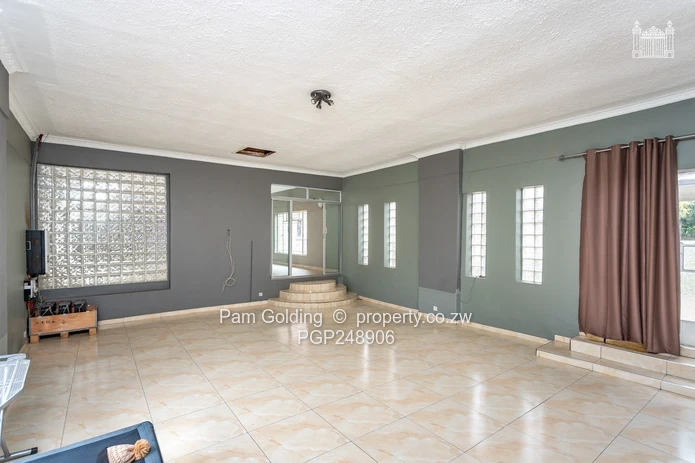 Spacious Double Storey Family Home!