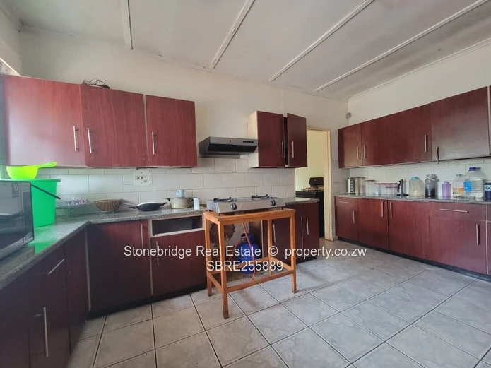 5 Bedroomed House in Kumalo For Sale