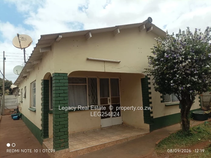 Cozy 3-Bed Warren Park Home with Borehole & Verandah (Sole Mandate)