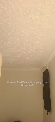 A stunning one bedroomed bachelor's apartment located in Harare West for rental 