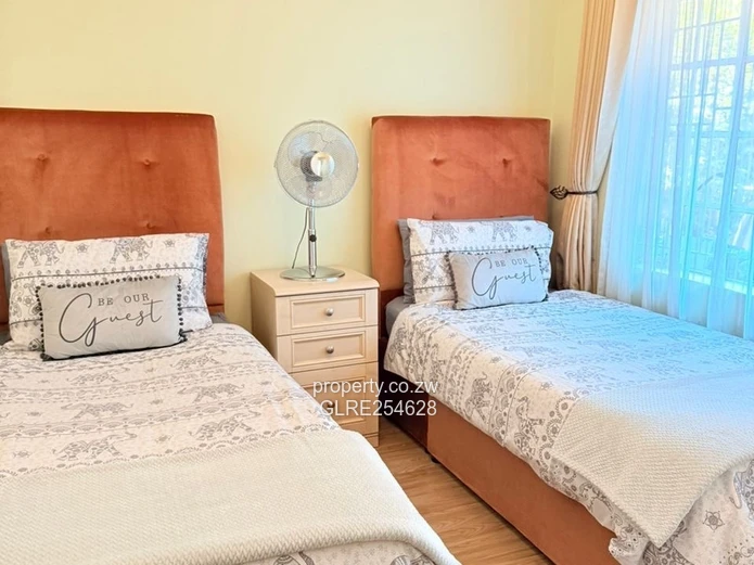 Sunlit 2-Bed Belvedere Home — Borehole, Lush Lawn