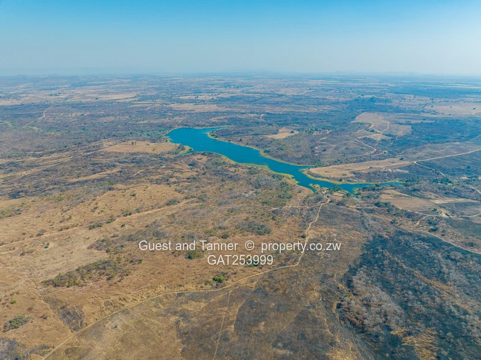 A Choice Of Two Farms - Banket / Rafingora