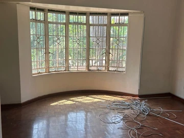 3 Bedroom Flat & Apartment