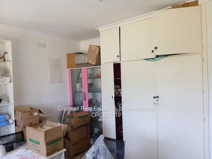 Milton Park Commercial House For Sale