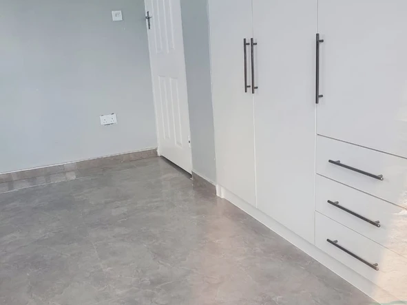 3 Bedroom Flat & Apartment