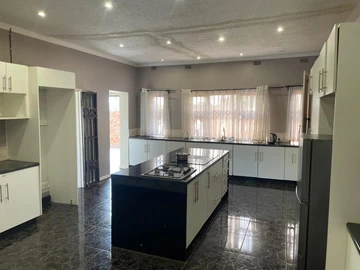 5 Bedroom House