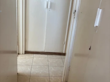 2 Bedroom Flat & Apartment