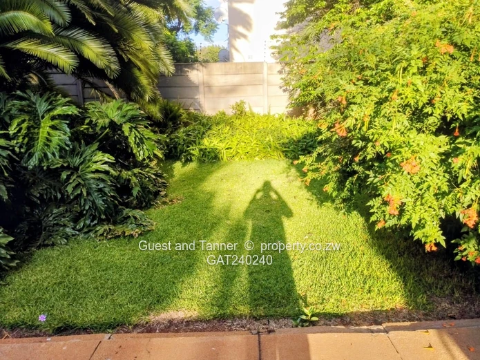 Avenues 1 bedroomed Flat in a Well Maintained Block - Pinebanks (Sole Mandate)