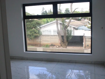 3 Bedroom Flat & Apartment