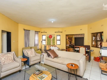 5 Bedroom Flat & Apartment