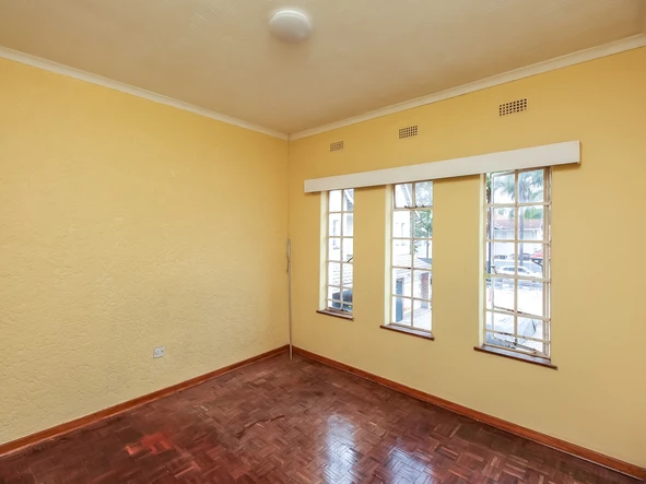 3 Bedroom Flat & Apartment