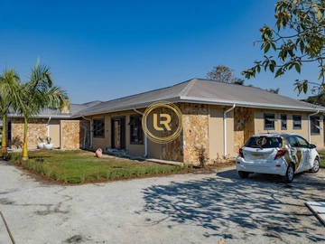 6 Bedroom House