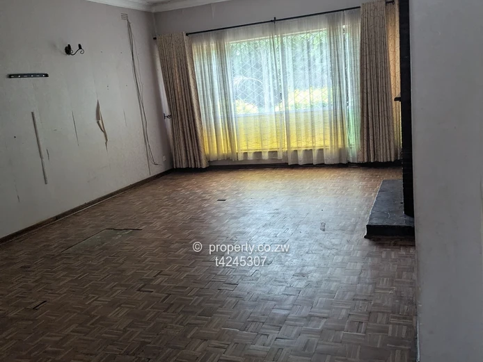 Chisipite 3 bedroom house to rent 