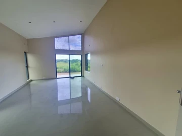4 Bedroom Flat & Apartment