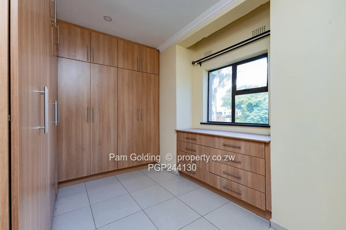 house for sale in arlington estate (Sole Mandate)