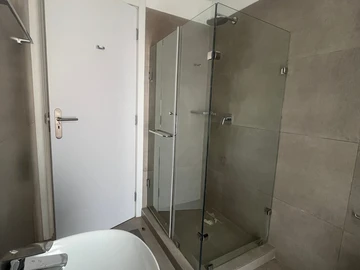 4 Bedroom Garden Flat