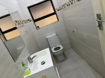 3 Bedroom Flat & Apartment