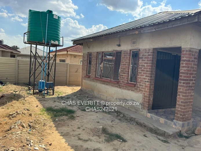 Fidelity 4-Bed Home with Borehole for sale $60k (Sole Mandate)