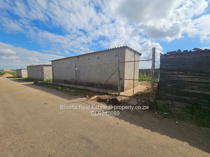 Stand for sale in Marimba