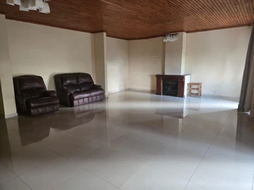 6 Bedroom House