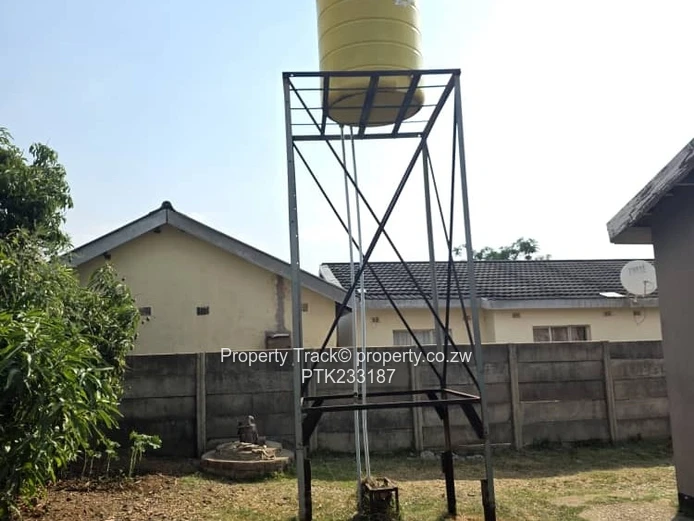 A neat and solid house!