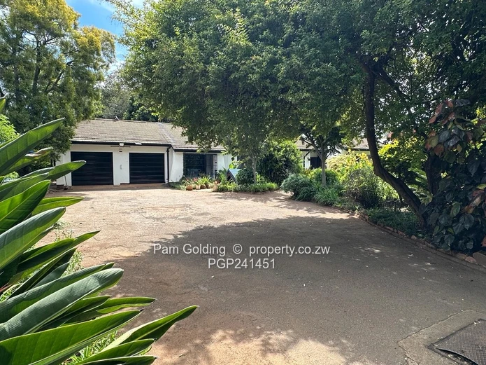 Fabulous Family Home In Famona