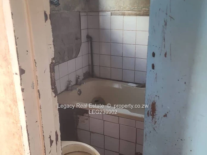 Chitungwiza Unit A House For Sale Near Fungisai Primary School