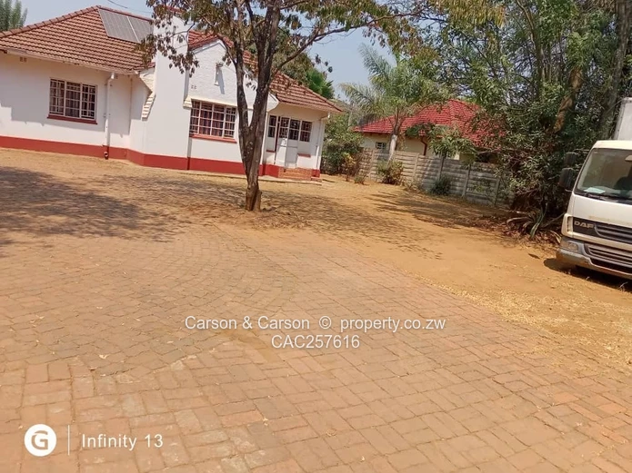 Eastlea 3BR Home on 1400m² — Paved Yard & Staff Unit