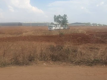 Commercial & Industrial Land