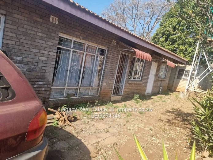 The Grange: 3-Bed Facebrick Home on 2,340m² — Flatlet & Fitted Kitchen (Sole Mandate)