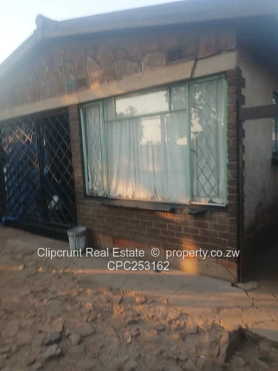 Glenview 3 house forsale (Sole Mandate)