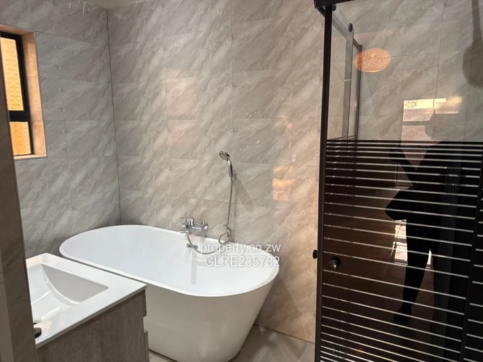 Avondale West Townhouses/Apartments to Let